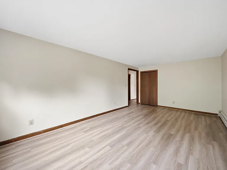 33 Elwood Ave #B — Photo 19