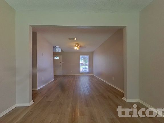 4th image of 6729 Daffodil Ct