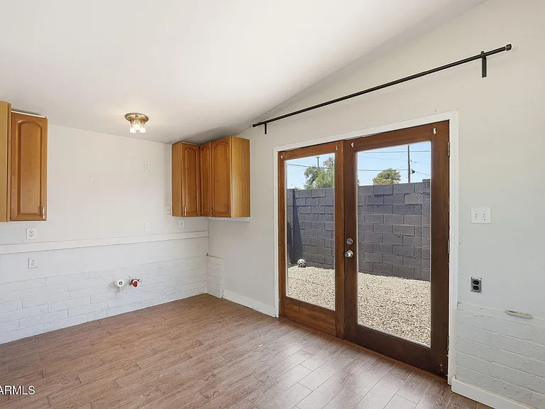 1609 E Gaylon Dr — Photo 40