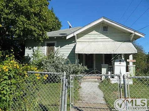 1st image of 1102 N Brazos St