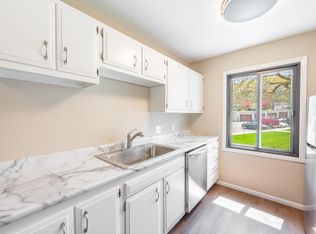 1931 Viking Dr NW APT 22, Rochester, MN 55901