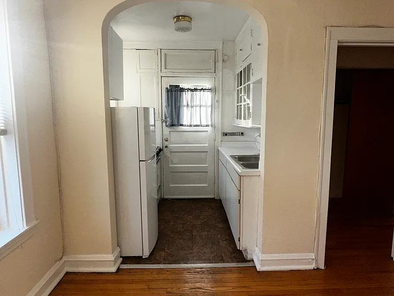 4437 N Wolcott Ave #3W — Photo 2