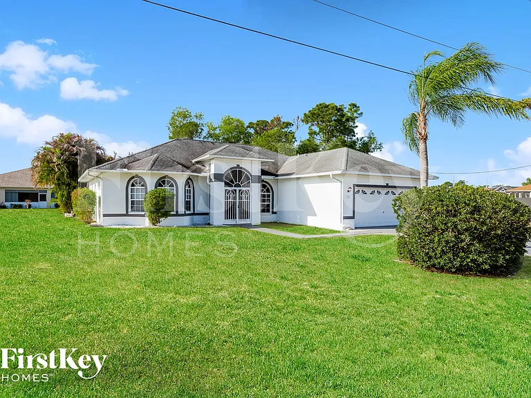 718 Long Lines Ln — Photo 2