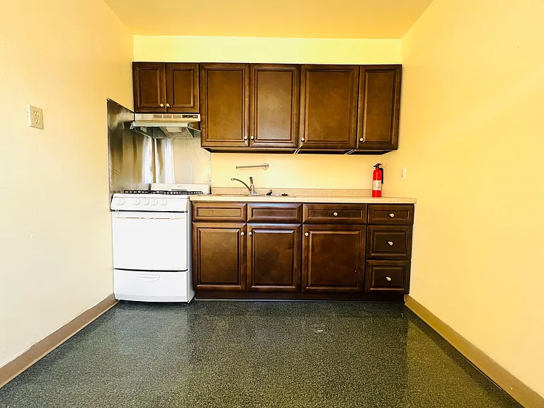 3233 Guilford St #2 — Photo 5