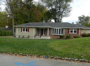 6 Crestwood Rd, Gillette, NJ 07933