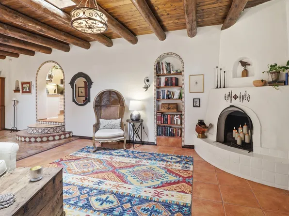 1415 Santa Cruz Dr, Santa Fe, NM 87505