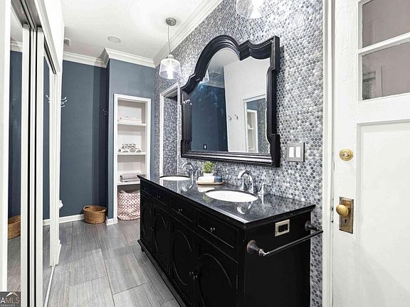 5th image of 754 Juniper St NE APT 2