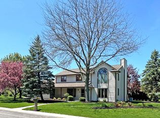 W169N10789 Redwood Ln, Germantown, WI 53022