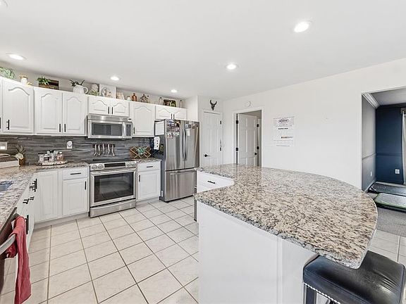 4th image of 75 Morgans Way
