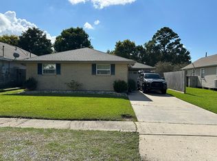 82 Ren Pass Ave, Harahan, LA 70123