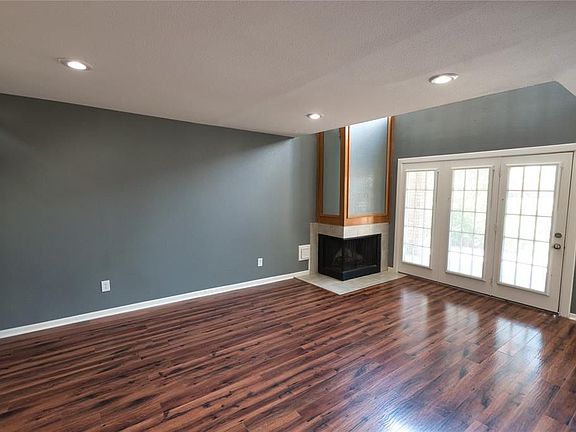 3rd image of 16212 Seahorse Dr