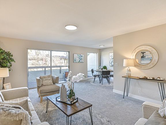 4th image of 305 Tradewinds Dr APT 12