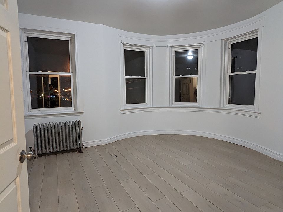 1st image of 655-657 2nd Ave #2