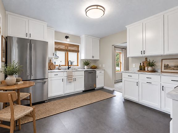 3rd image of 204 1st St