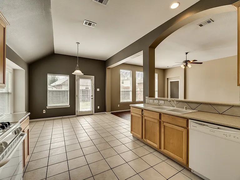 3209 Bloomfield Trl — Photo 11