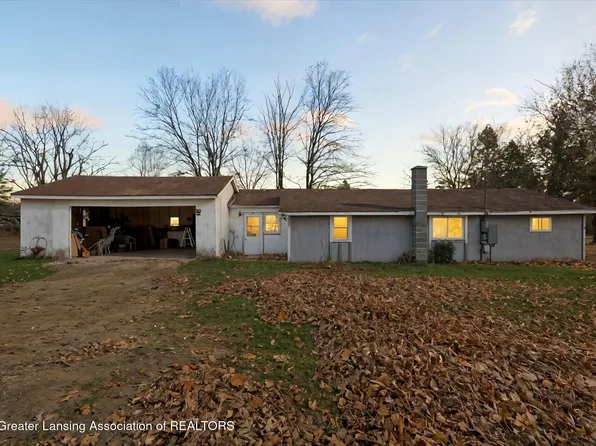 1121 26th St, Allegan, MI 49010