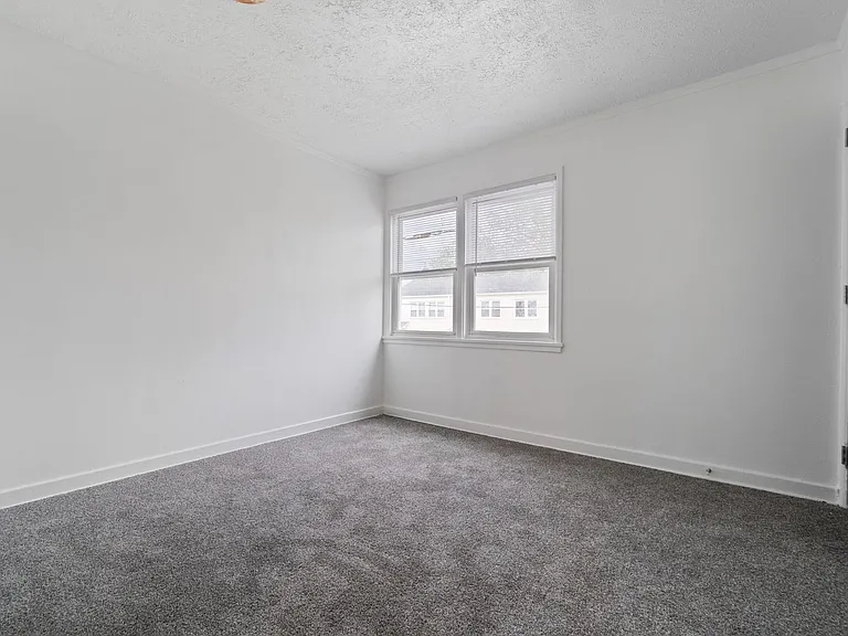 30 Midland Heights Cir E — Photo 9