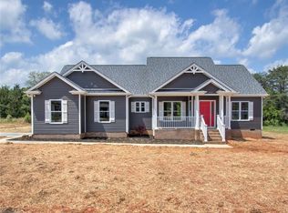 7706 Summit Landing Dr, Browns Summit, NC 27214