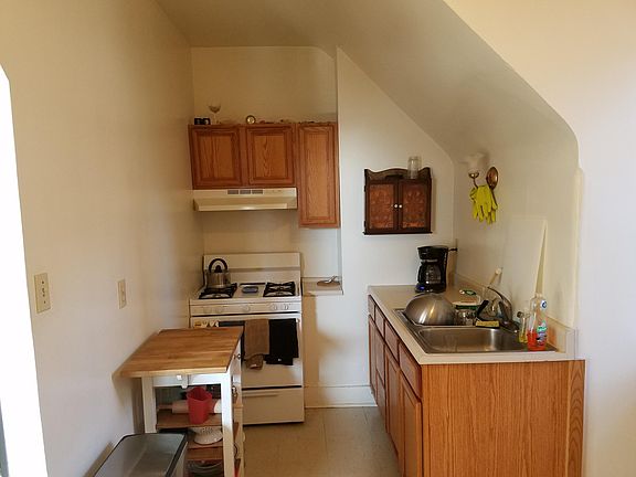 5th image of 3423 Whitfield Ave