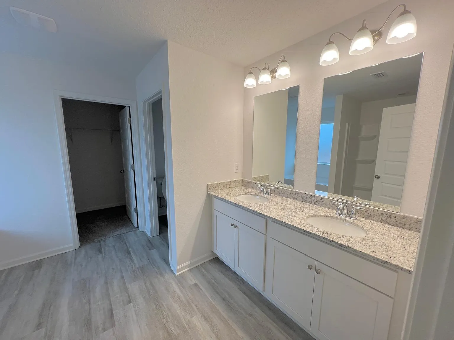 145 Arrowwood Blvd — Photo 4