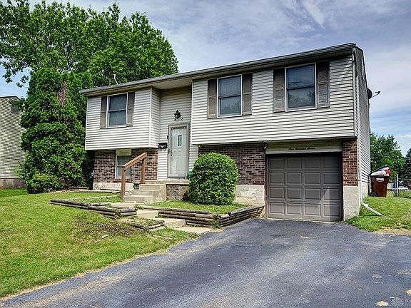 3rd image of 107 Aleshire Farm Cir