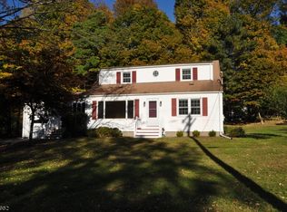 1 Valley Pl, Chester, NJ 07930
