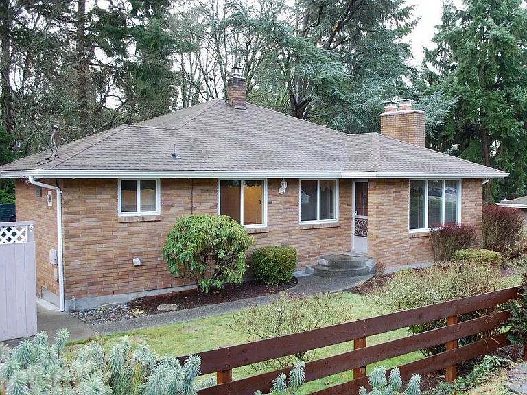 10832 35th Ave SW — Photo 1