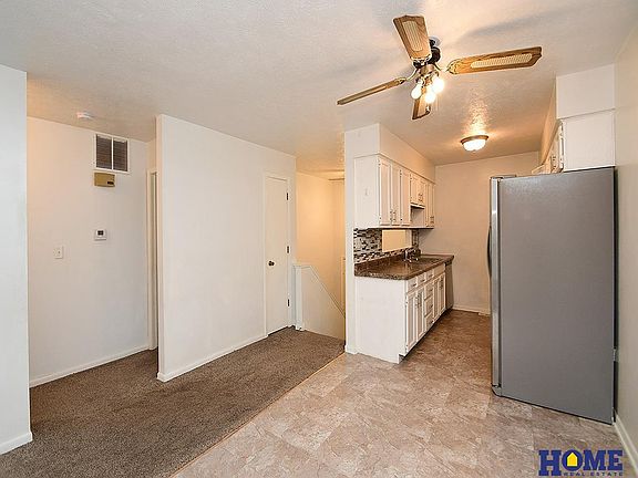 4th image of 271 Parkside Ln