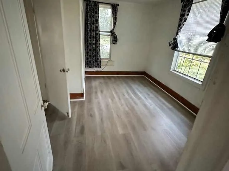 102 W Locust St #1/2 — Photo 5