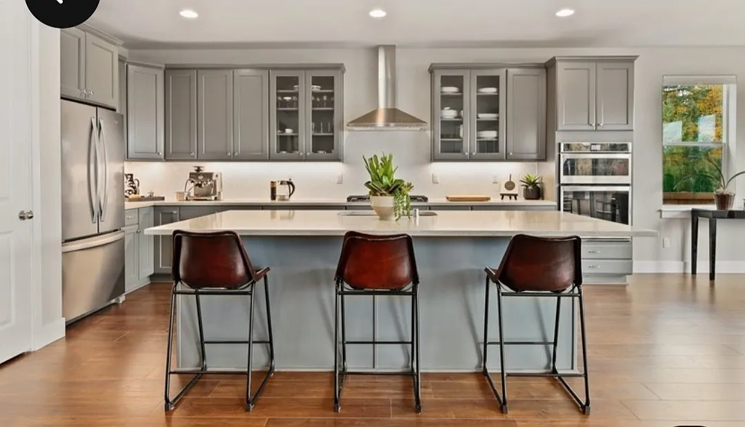 4 bed, 3150 sqft, $4,314 — Photo 3