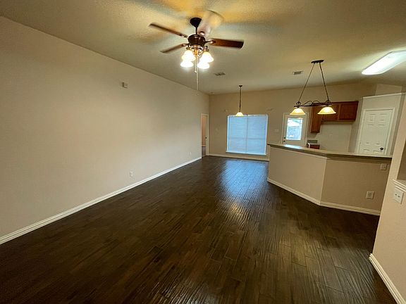 4th image of 3921 Big Thicket Dr