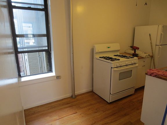4th image of 59 Carmine St APT 4D