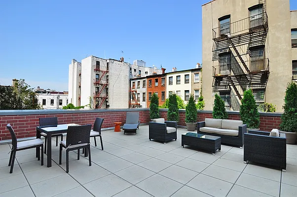 Sold by Corcoran | media 24