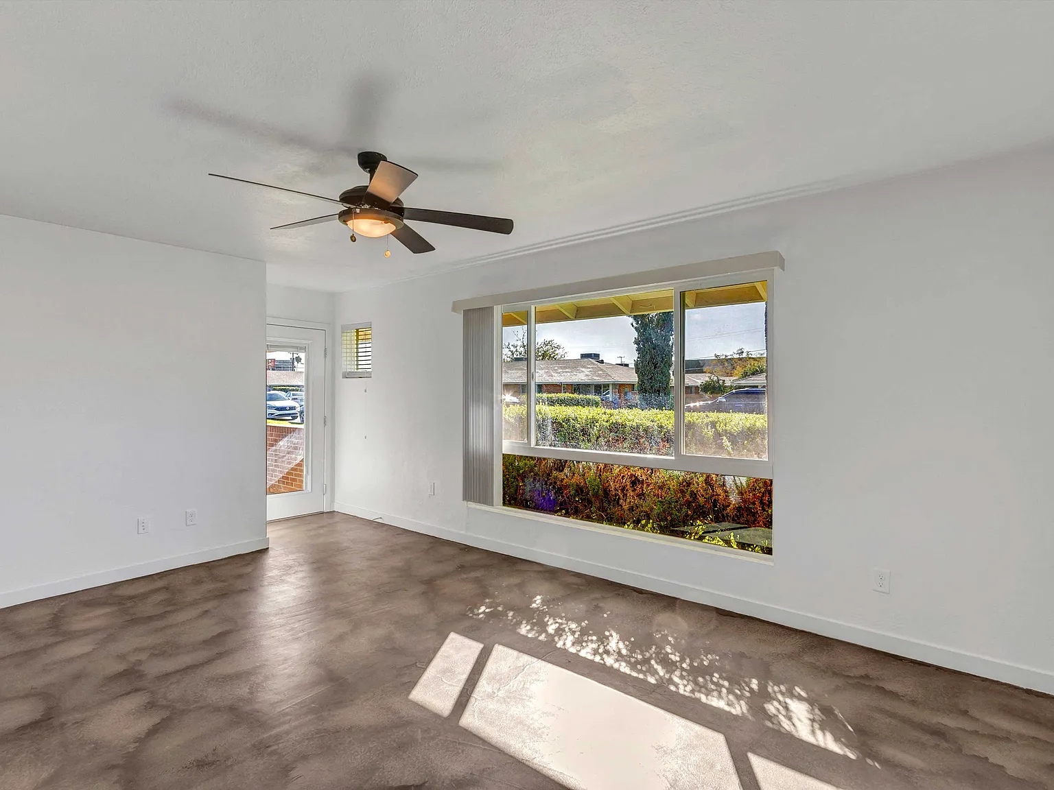 Idle Hours — Photo 2