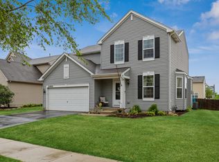 2490 Fallbrook Dr, Hampshire, IL 60140