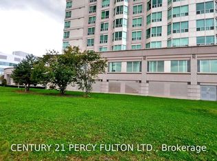 18 Lee Centre Dr #1103, Toronto, ON M1H 3H5