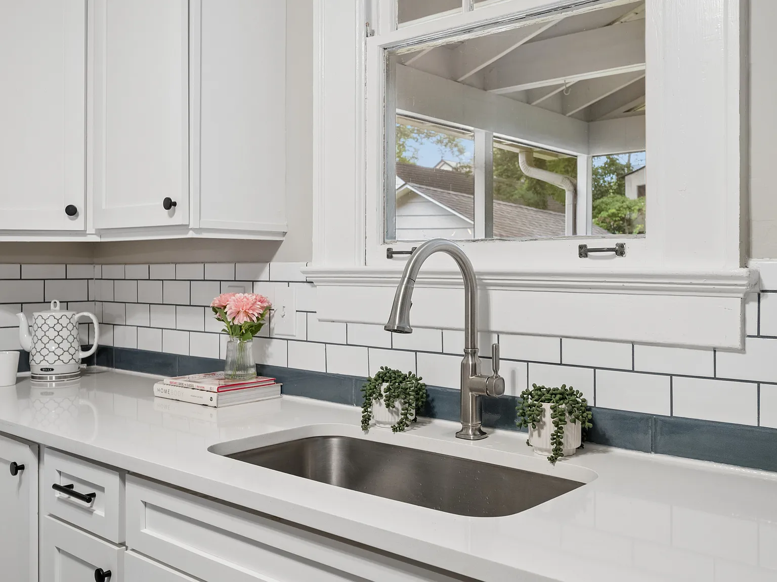 5 bed, 2314 sqft, $4,800 — Photo 4
