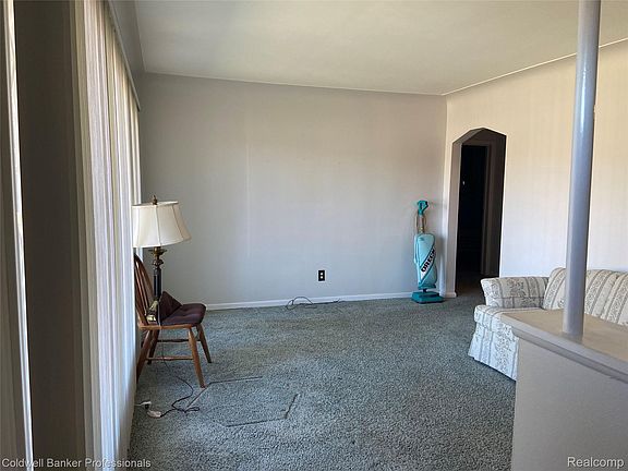 3rd image of 22665 Cloverlawn St