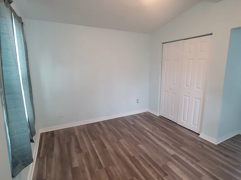 513 Hollyhock Ln — Photo 12