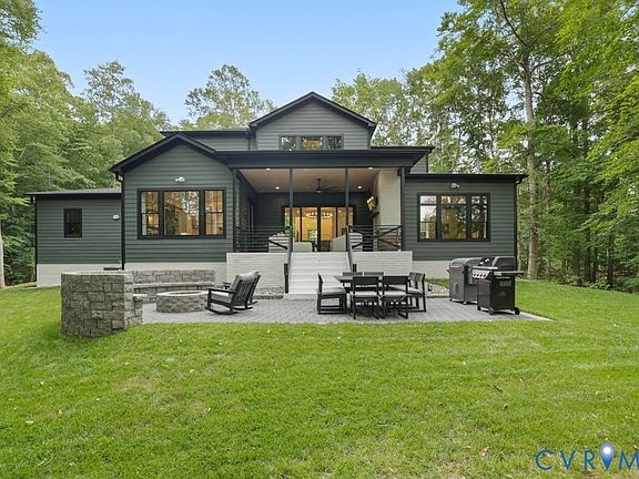 3rd image of 8576 Barrique Rd