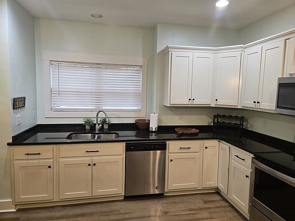 3rd image of 4034 Waterfield Ln