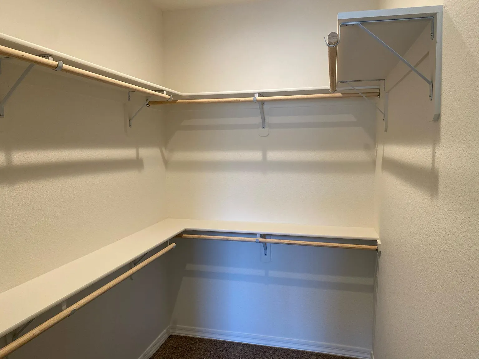 2 bed, 1118 sqft, $1,900 — Photo 4