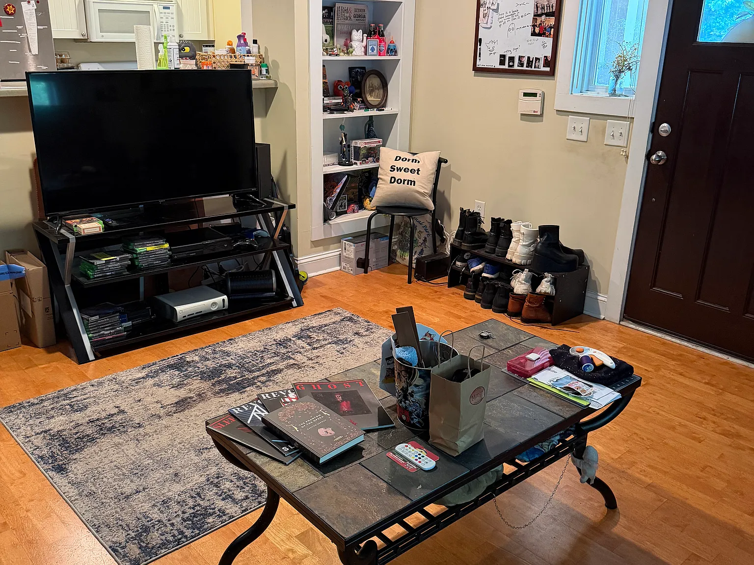 3 bed, 1296 sqft, $1,950 — Photo 3