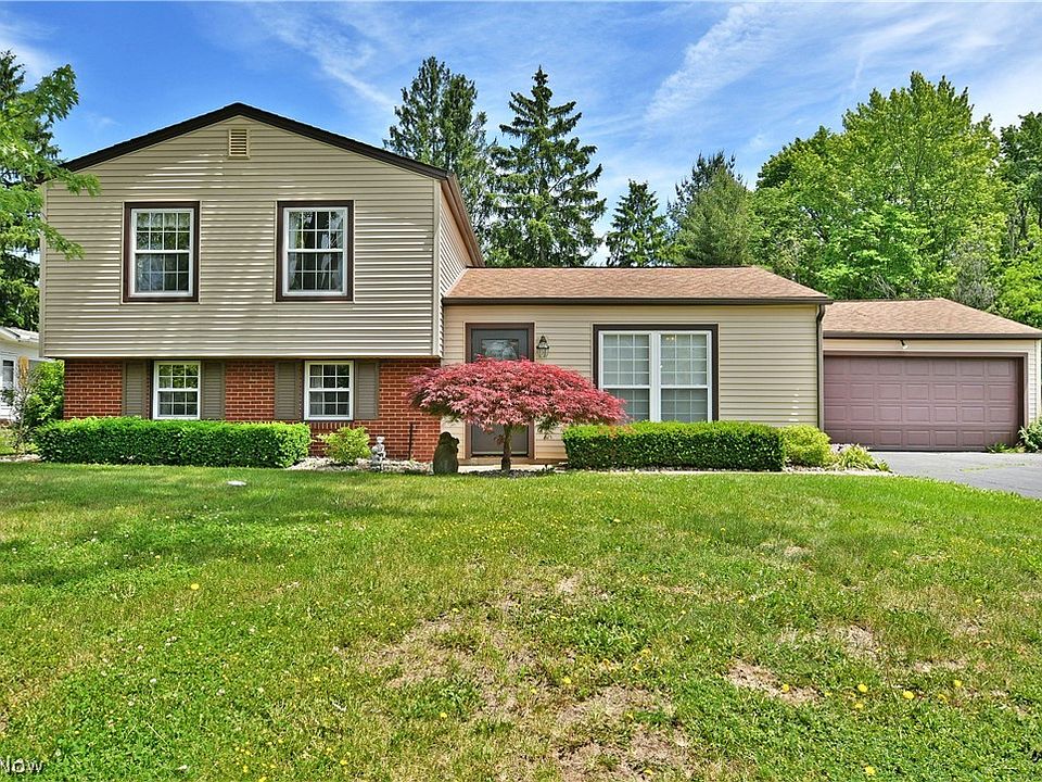 1st image of 566 Greenleaf Ave NE