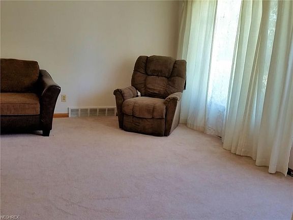 4th image of 5619 Thornton Dr
