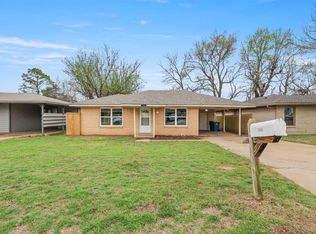 732 W Bullock St, Denison, TX 75020