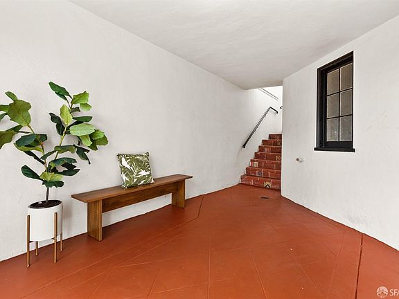 2nd image of 2428 Rivera St