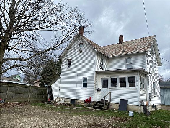 3rd image of 782 N Cottage St