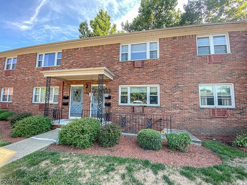 1st image of 422 Ringwood Ave #611