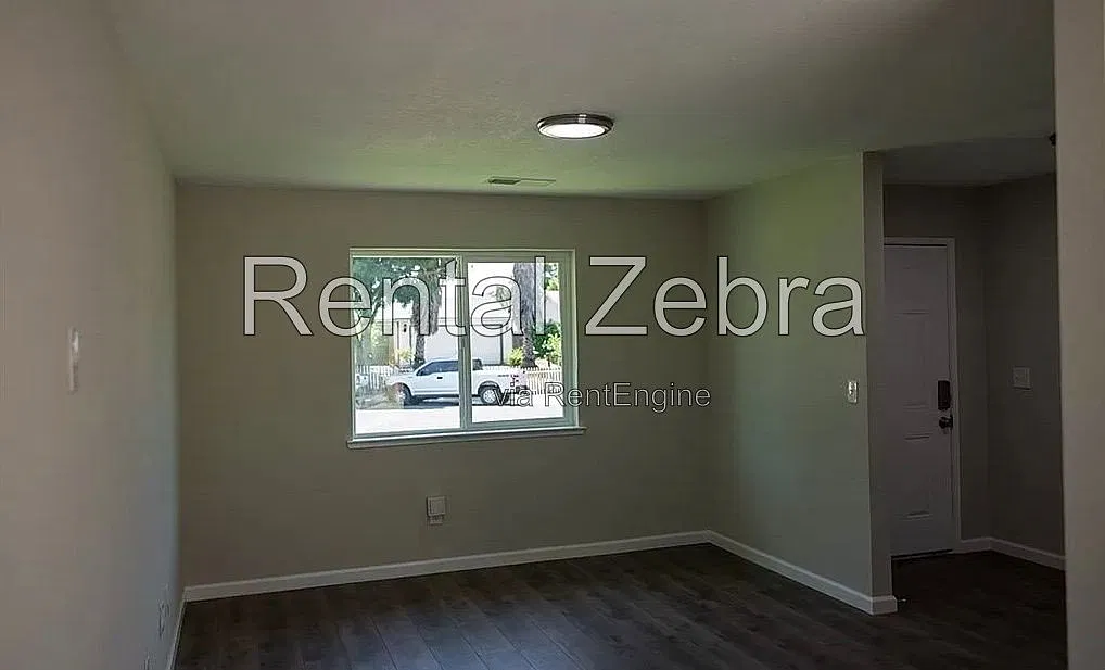 3 bed, 2.0 bath, 1095 sqft, $1,850 — Photo 4